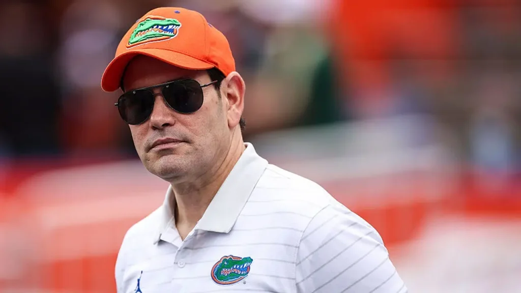 Marco Rubio descreve fim de semana perfeito de futebol americano; Vrabel critica kicker e Danica Patrick curte verão europeu