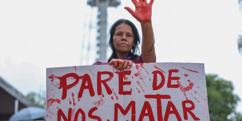 Dias de jogos de futebol elevam em 28,9% os registros de agressão contra mulheres, aponta estudo