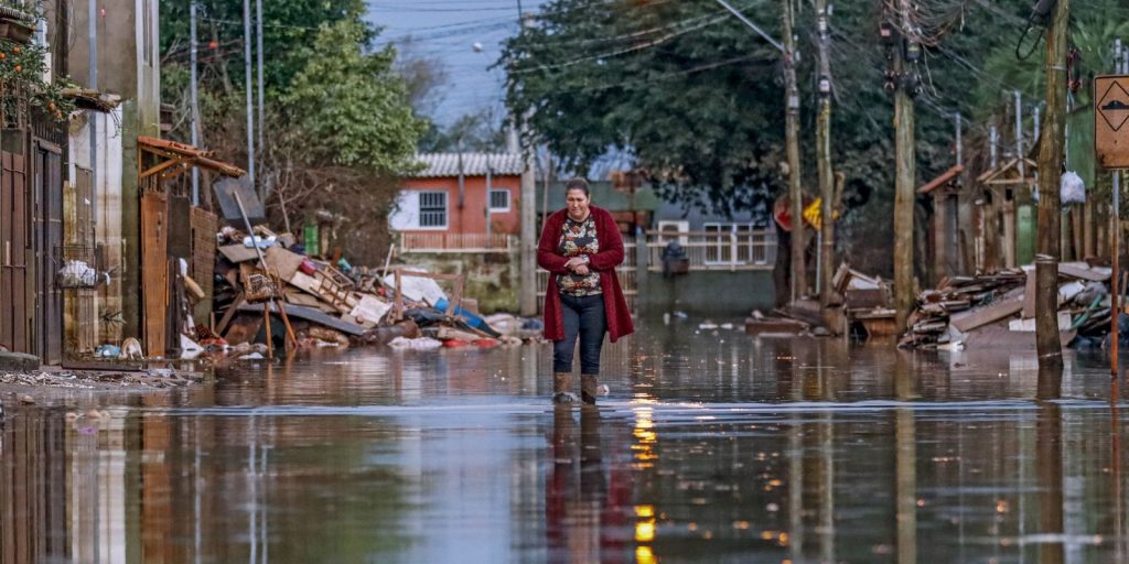 Ciclone bomba mantém alerta laranja no Sul e Sudeste; RS registra tornado