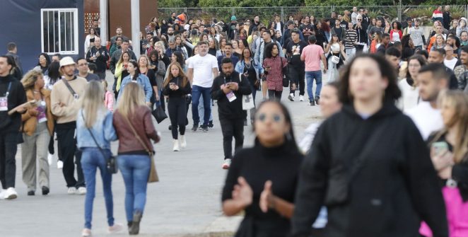 Decretos assinados por Lula estabelecem novas regras para venda de ingressos e acesso à água em grandes eventos