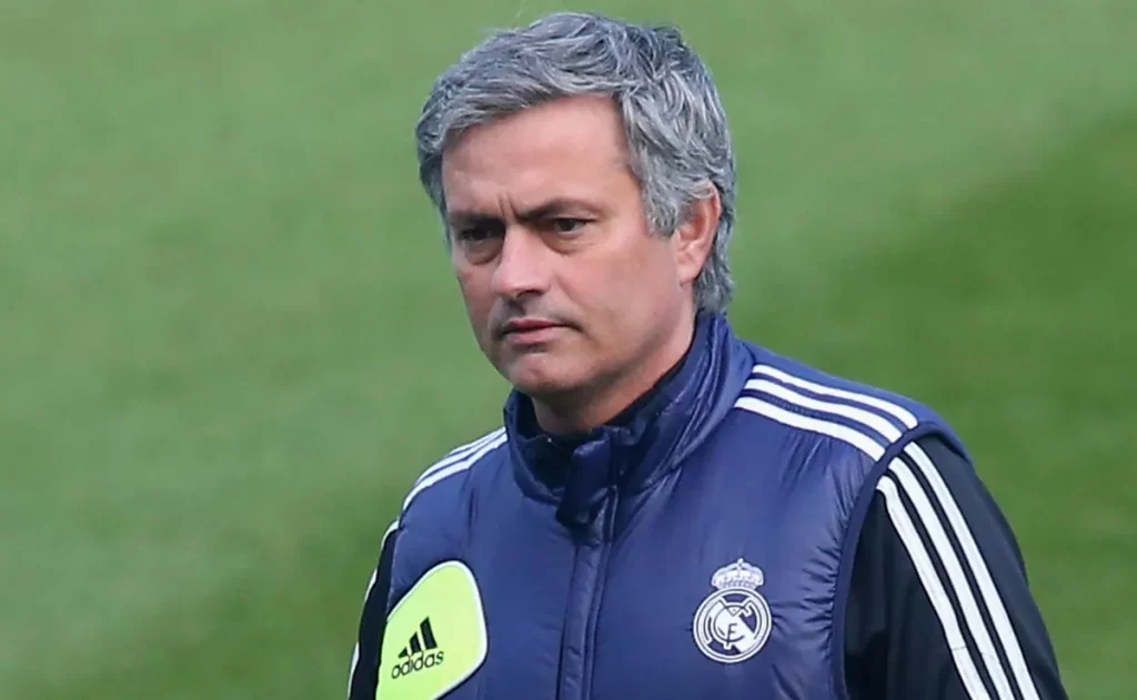 Puyol vê Real Madrid mais forte com retorno de Mourinho e projeta rivalidade acirrada com o Barcelona