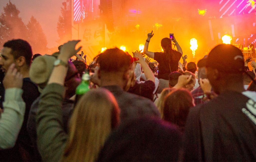 Tumulto em festival de música em Londres deixa 23 feridos e evento é encerrado mais cedo