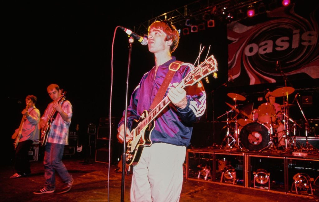 Fãs de Oasis resgatam gravação inédita de show de 1994 em Glasgow