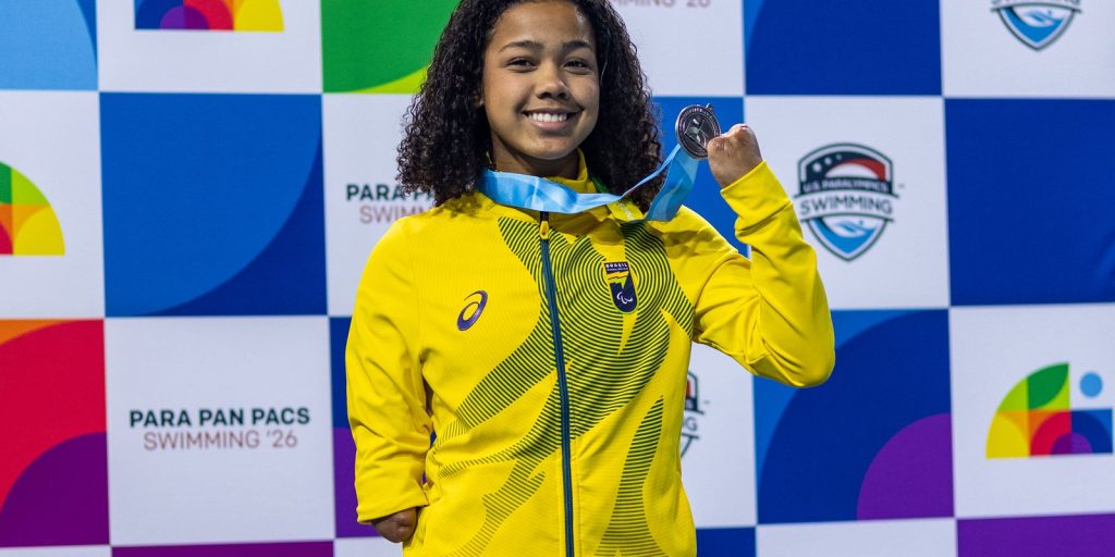 Brasileira Alessandra Oliveira bate recorde mundial no Parapan-Pacífico de natação