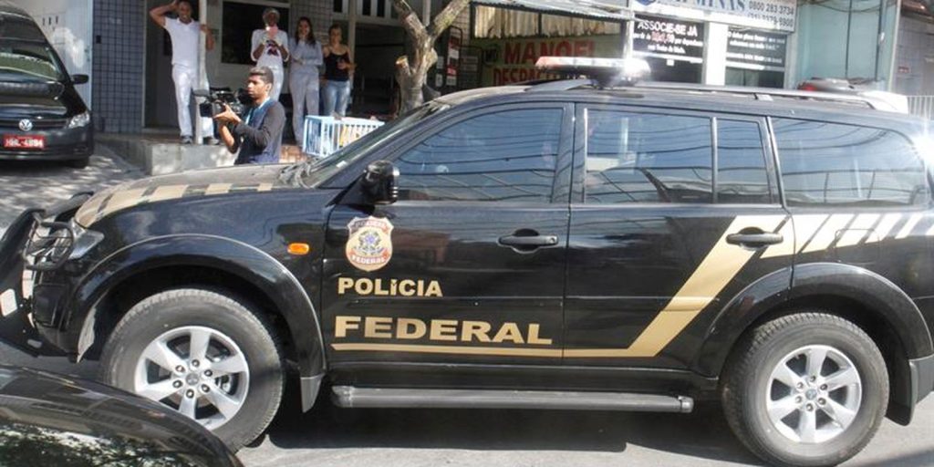 PF cumpre 16 mandados no Rio em nova fase de operação que mira Cláudio Castro