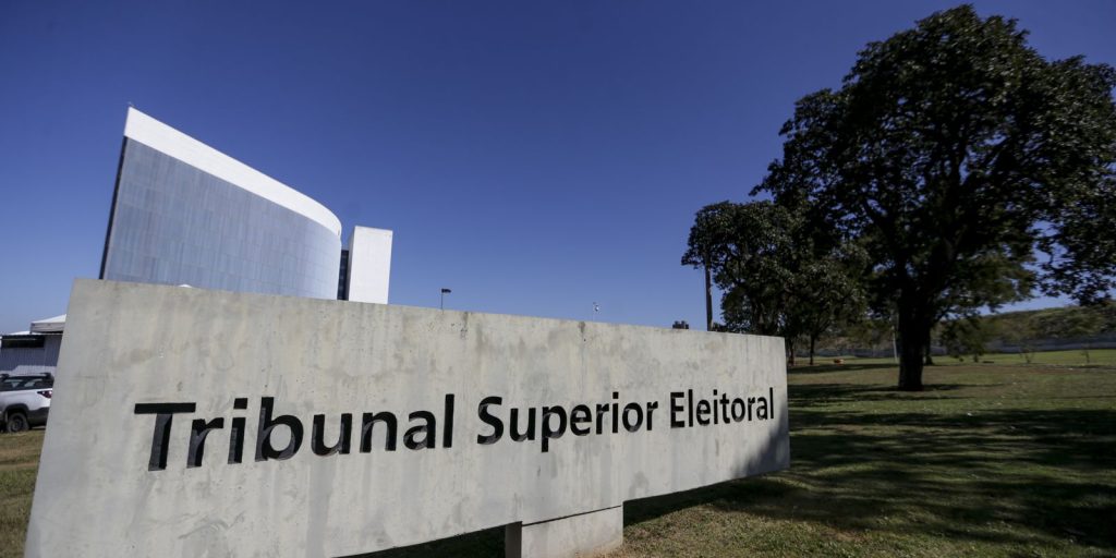 TSE anuncia conselho para vigiar desinformação e uso de IA nas eleições de outubro