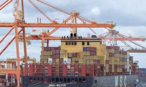 Balança comercial de julho registra superávit de US$ 7 bilhões, impulsionado por exportações de soja e petróleo