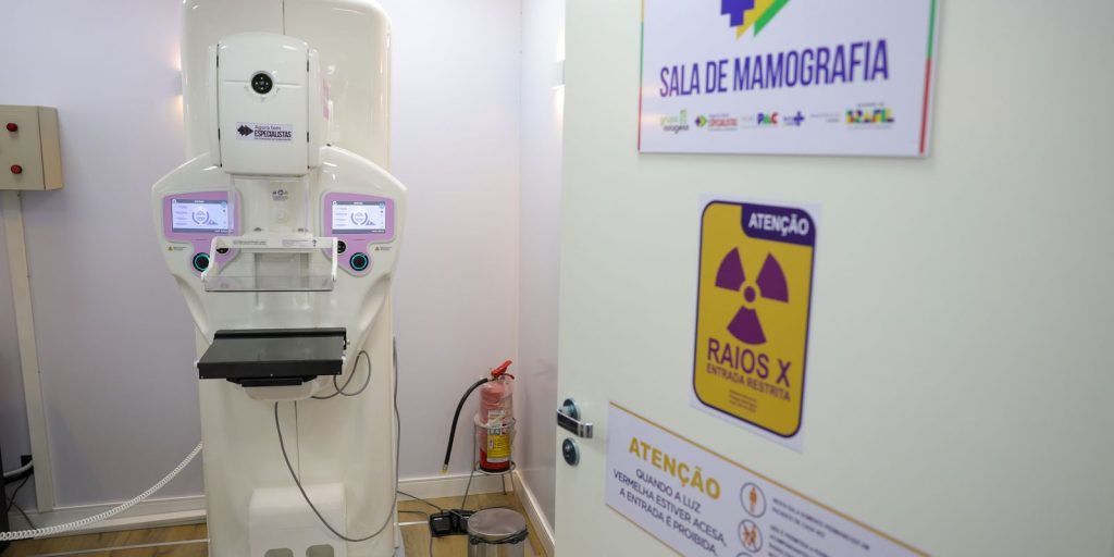 Cirurgias plásticas de mama no SUS crescem 54,3% em uma década, aponta levantamento