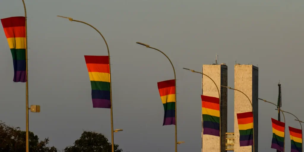 Candidaturas LGBT+ batem recorde em 2026 e se espalham por mais partidos