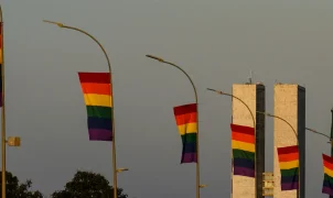 Candidaturas LGBT+ batem recorde em 2026 e se espalham por mais partidos