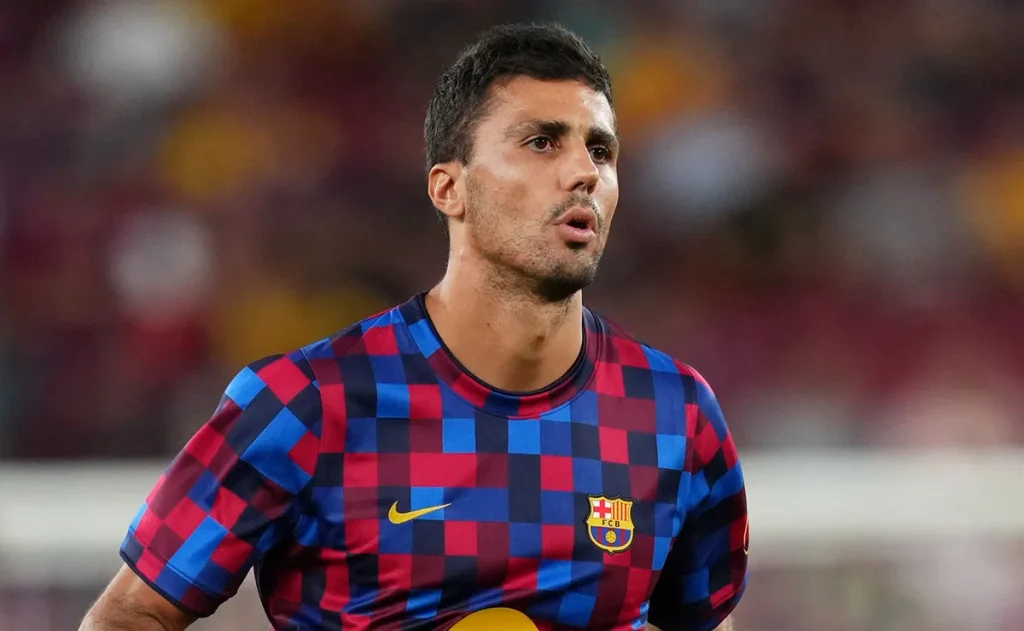 Rodri fica no banco e deve estrear pelo Barcelona contra o Athletic Club