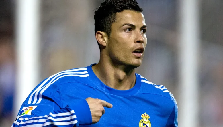 Quanto valeria a melhor temporada de Cristiano Ronaldo no mercado atual?