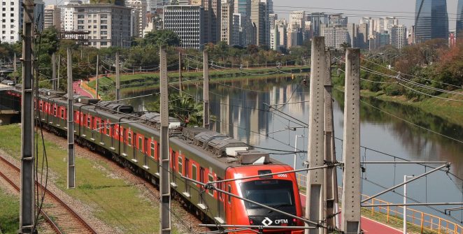 Paralisação parcial da CPTM deixa São Paulo com 2,1 mil km de congestionamento