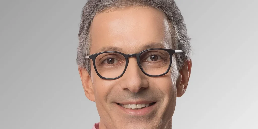 Romeu Zema deixa governo de Minas para disputar Presidência pelo partido Novo