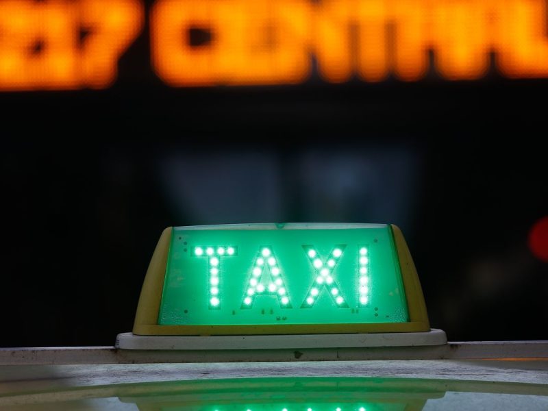 CMN amplia teto de financiamento para taxistas e motoristas de app: veículos de até R$ 200 mil