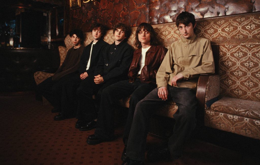 The Guest List lança o single Mundane e anuncia detalhes do álbum de estreia Something Real