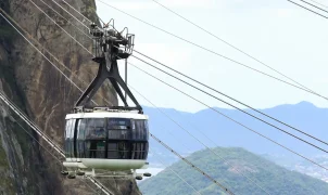 Ventos fortes fecham Cristo Redentor, Bondinho e outros pontos turísticos no Rio