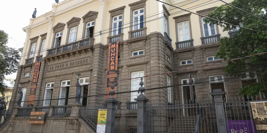 Museu no Rio celebra a resistência da Pequena África em exposição imersiva sobre o Cais do Valongo