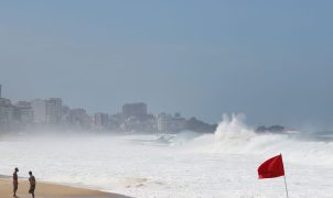 Rio enfrenta terça-feira fria com chuva e mar agitado; quarta segue com queda de temperatura