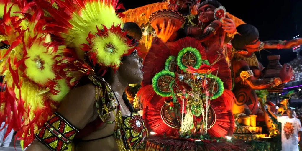 Carnaval 2027: terceira fase de vendas de ingressos para a Sapucaí esgota bilhetes em minutos