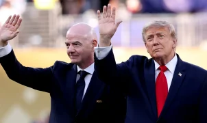 Trump defende Infantino em meio a crise na Fifa e critica pressão por sua saída