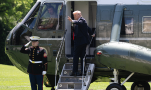 Marine One failed to notify Reagan National airport before near-miss