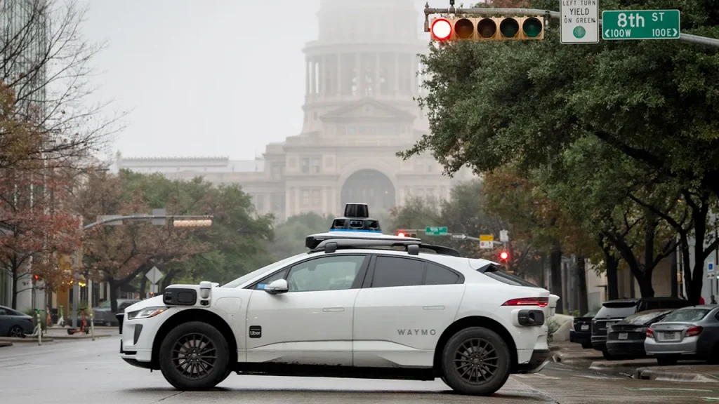 Waymo detalha sistema de computação com redundância em seus robôs-táxis autônomos