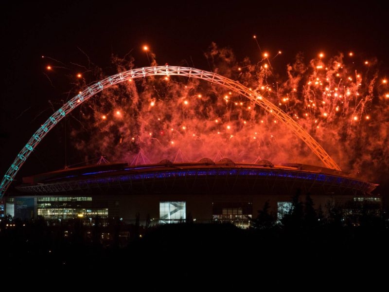 Wembley enfrenta críticas por queima de fogos em show do The Weeknd após alerta de incêndios