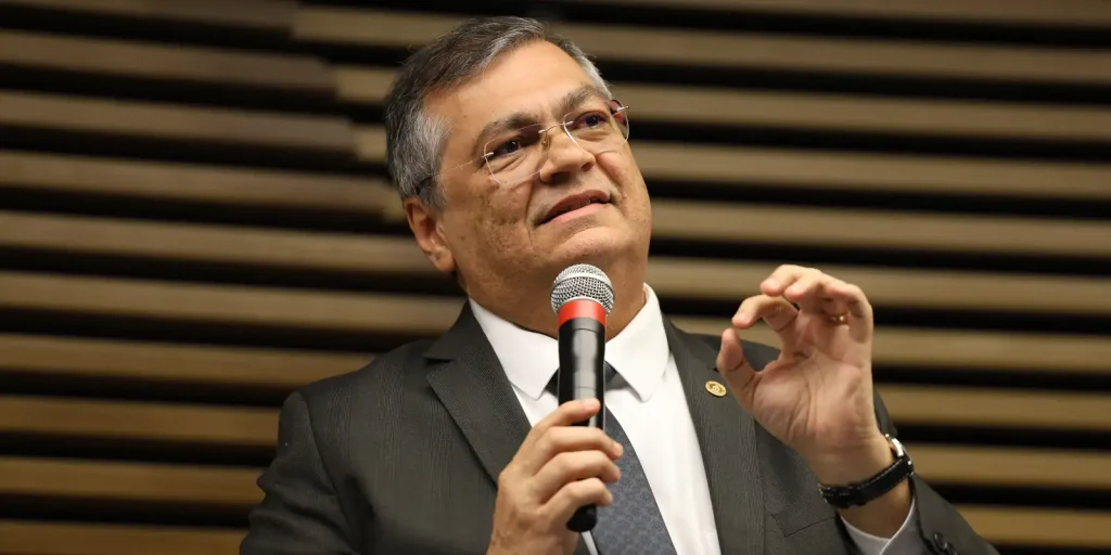Dino dá 90 dias para governo revisar normas da CVM e cita caso Banco Master