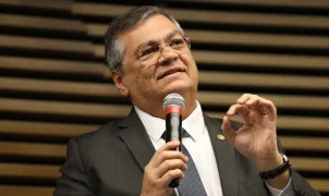 Dino dá 90 dias para governo revisar normas da CVM e cita caso Banco Master