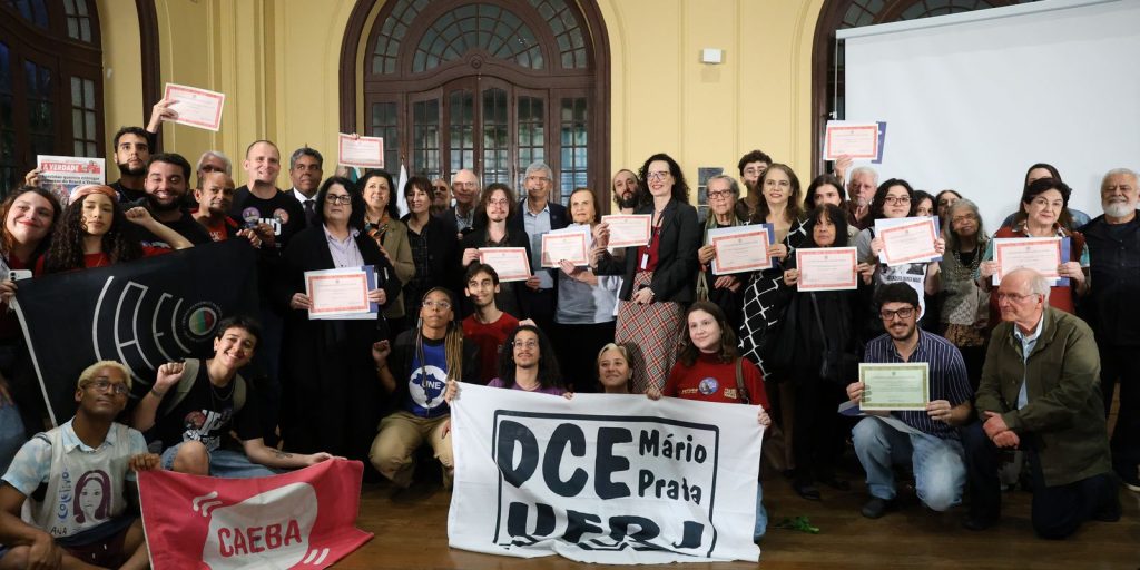 UFRJ entrega diplomas póstumos a 23 estudantes vítimas da ditadura militar