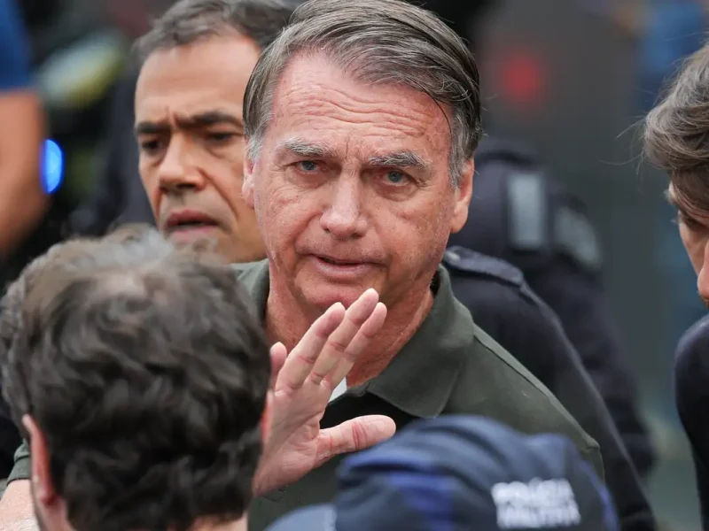 Bolsonaro: defesa recua e desiste de pedir suspensão da pena
