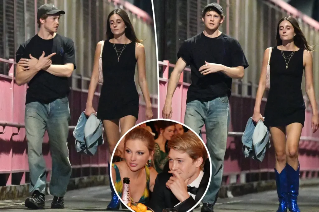 Joe Alwyn e a comediante Mary Beth Barone são vistos juntos em noite em Nova York