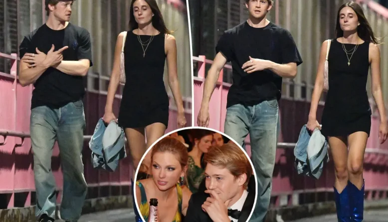 Joe Alwyn e a comediante Mary Beth Barone são vistos juntos em noite em Nova York