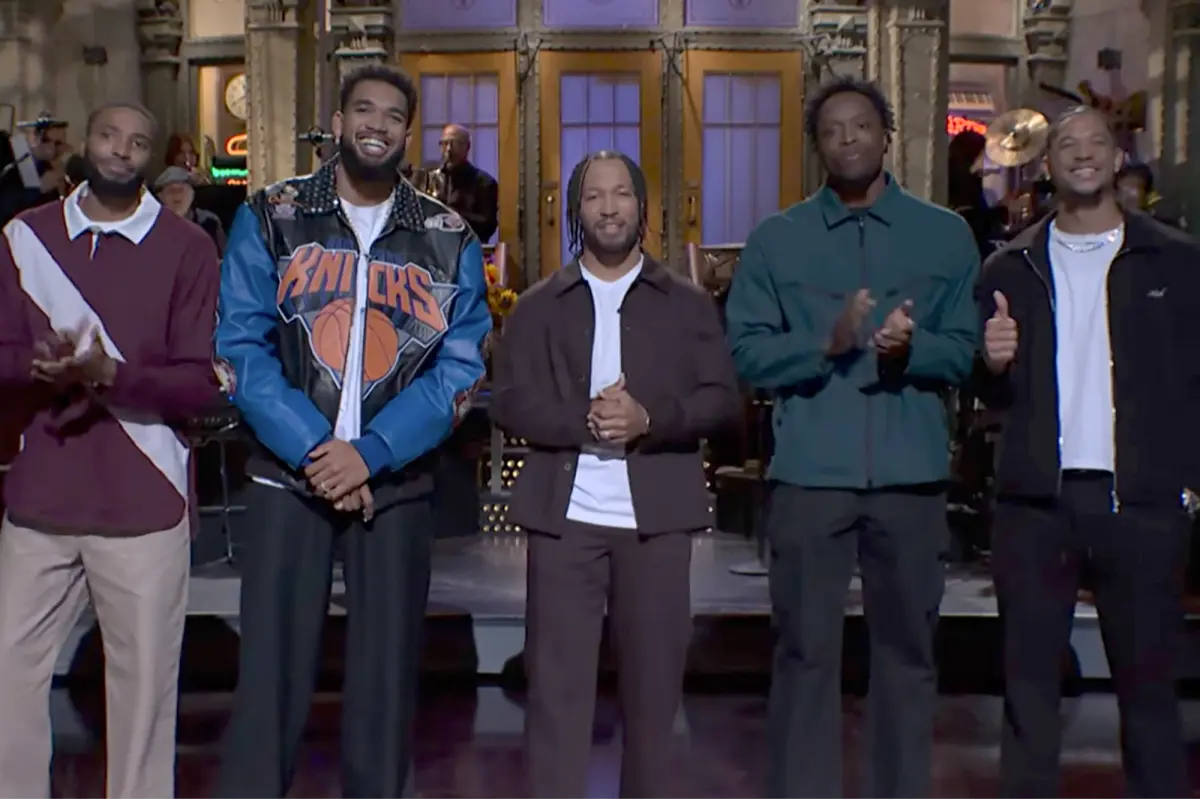 Jalen Brunson estreia como apresentador do SNL com apoio de companheiros do Knicks