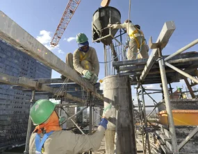 Caged: Brasil abre 165,8 mil vagas formais em agosto, alta de 183% sobre julho