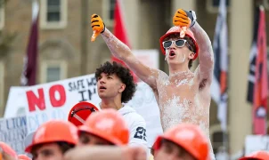 A list of the best College Gameday signs at LSU during show's 500th episode