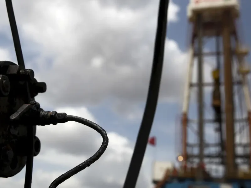 Chevron anuncia investimento bilionário para ampliar produção de petróleo na Venezuela