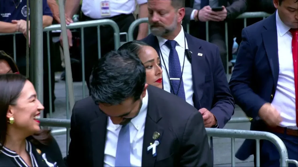 Trump critica risos de Ocasio-Cortez e Mamdani em cerimônia do 11 de Setembro