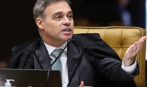 Mendonça vota por separar julgamento de Moraes e mantém placar apertado no STF