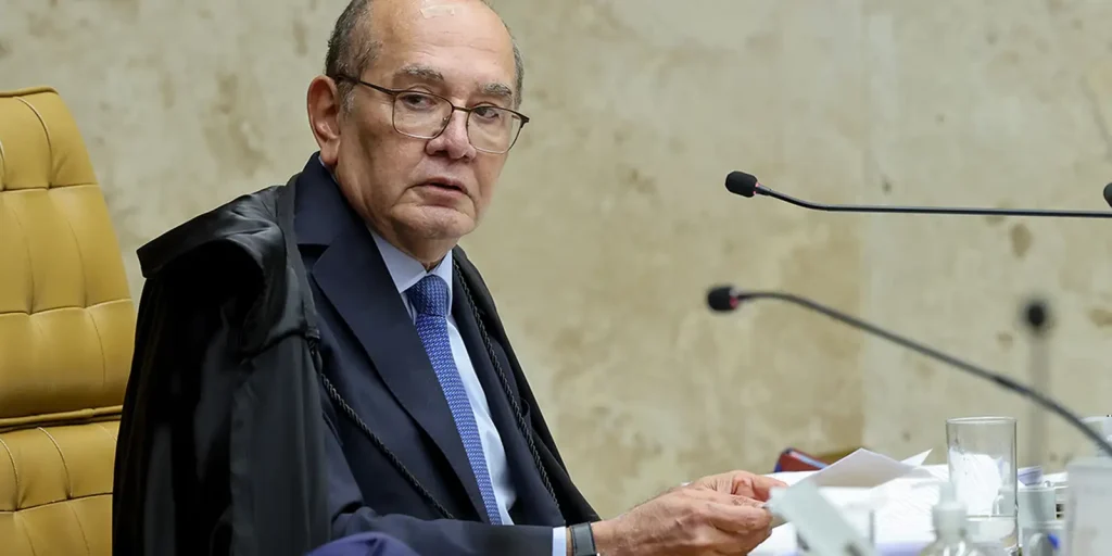 Gilmar Mendes questiona condução de Fux em sessão que referendou afastamento de Andrei Rodrigues