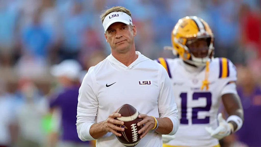 Kiffin ironiza torcida do Ole Miss após derrota do LSU em retorno a Oxford