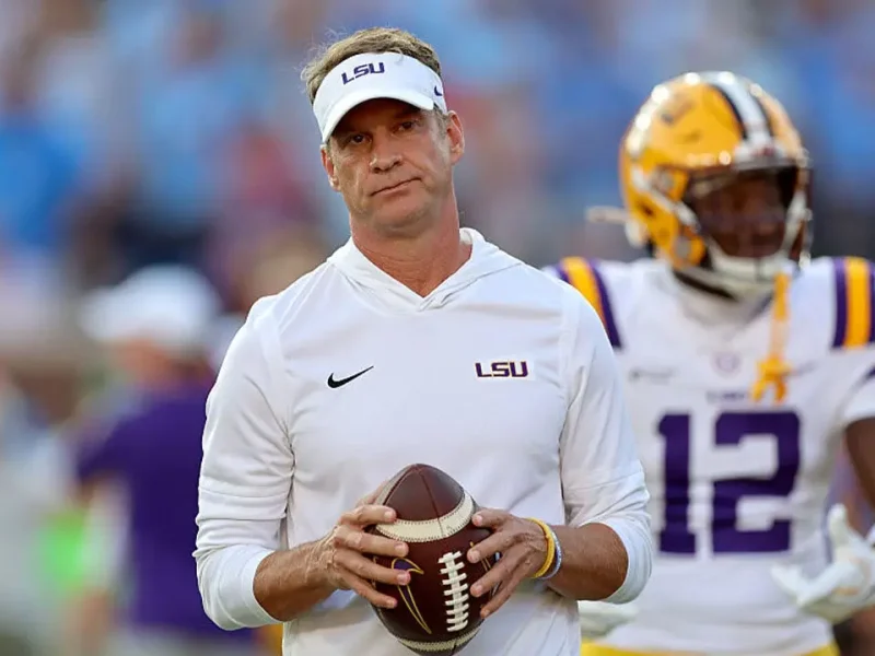 Lane Kiffin couldn't help himself, takes petty shot at Ole Miss fans after LSU loss in his return to Oxford