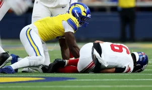 Giants quarterback Jaxson Dart suffers knee injury against Rams, possible MCL issue feared