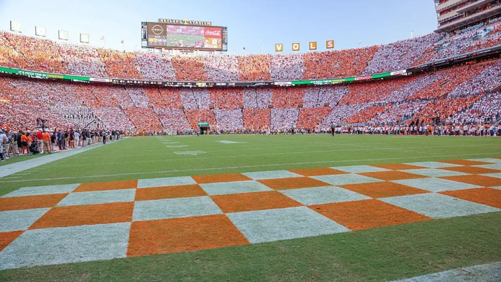 Trump vai a Knoxville para Texas x Tennessee, jogo que marca estreia de Arch Manning em Neyland