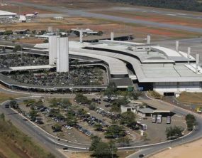 Confins suspende pousos e decolagens por intervenção na pista e cancela 45 voos