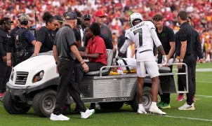 USC radio announcer's description of the Dante Moore hit is one of the most embarrassing things ever