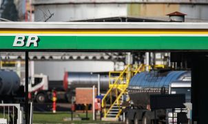 Petrobras reajusta diesel em R$ 1, mas subvenção federal zera efeito no preço final