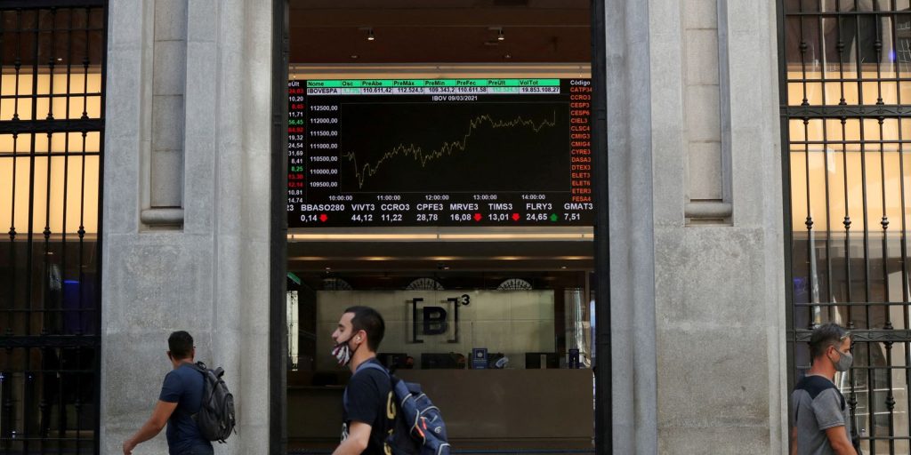 Petróleo em alta impulsiona bolsa e derruba dólar para R$ 5,15