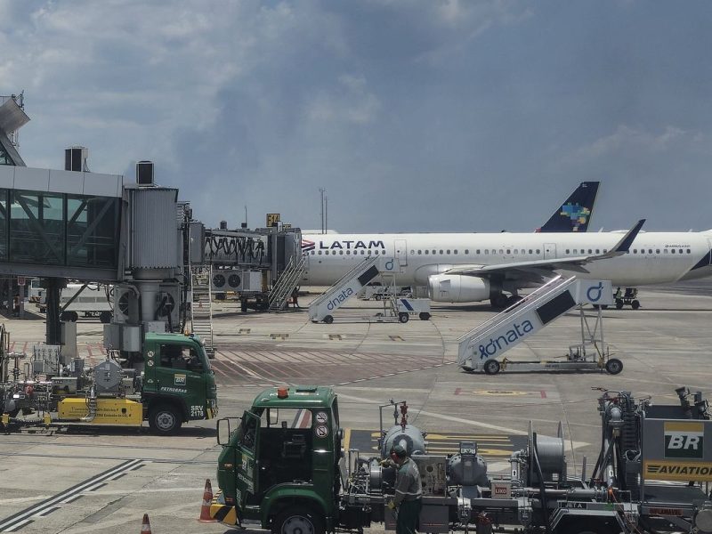 Petrobras eleva preço do querosene de aviação em 13,9% e retoma parcelamento